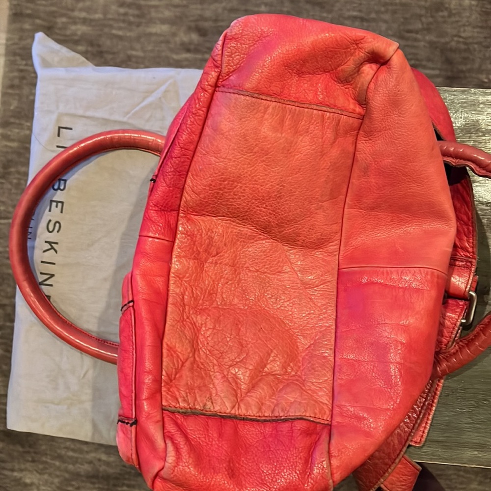 Liebeskind Berlin red shoulder or crossbody leather bag. - Picture 9 of 9